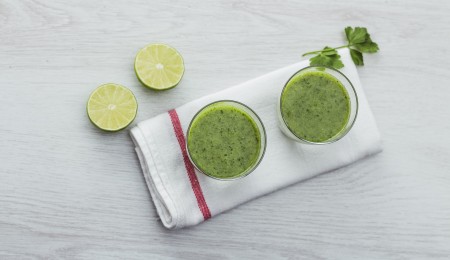 How to make a kiwi mint tea smoothie