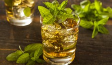 The perfect Mint Julep Recipe for Summer!